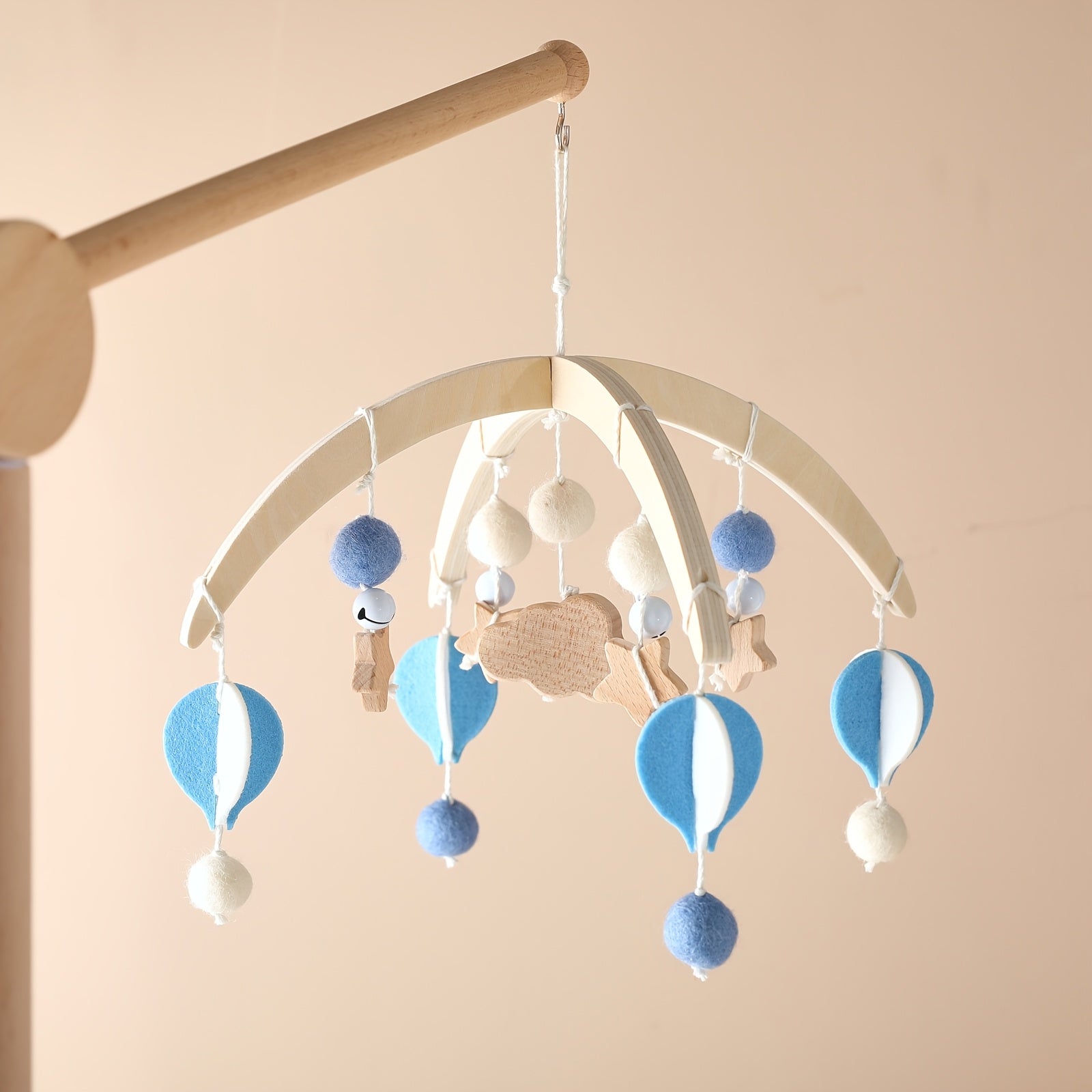 Cute Hot Air Balloon Mobile for Baby, Infant Hanging Bed Chime, Blue And White Cartoon Shaped Bed Hanger, Mobile Stand Accessory, Suitable for Nursery Decor, Christmas Halloween Birthday Gift