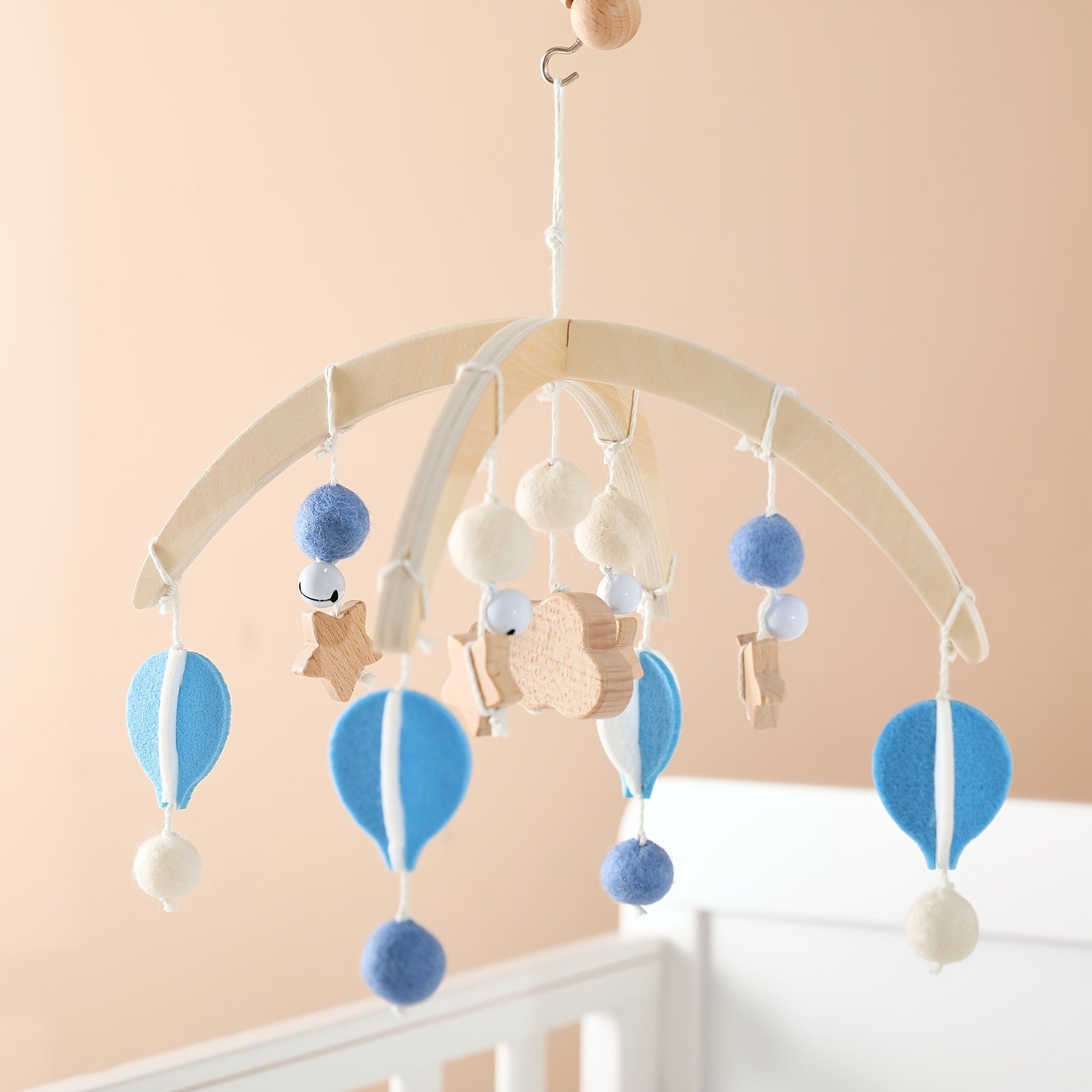 Cute Hot Air Balloon Mobile for Baby, Infant Hanging Bed Chime, Blue And White Cartoon Shaped Bed Hanger, Mobile Stand Accessory, Suitable for Nursery Decor, Christmas Halloween Birthday Gift